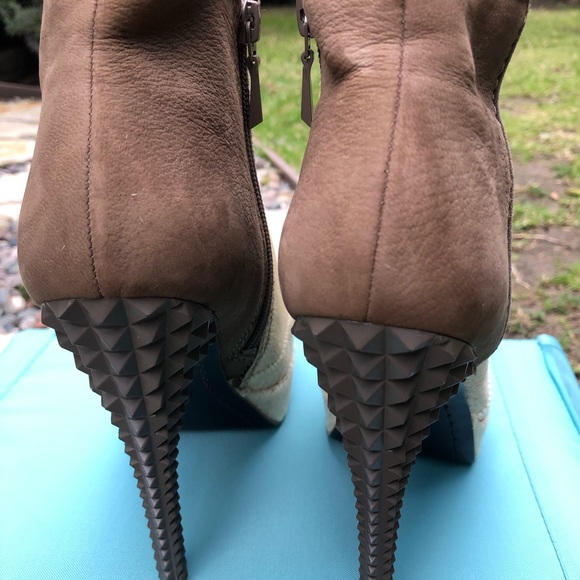 Rachel Roy Peep Toe High Heels - Picture 4 of 7